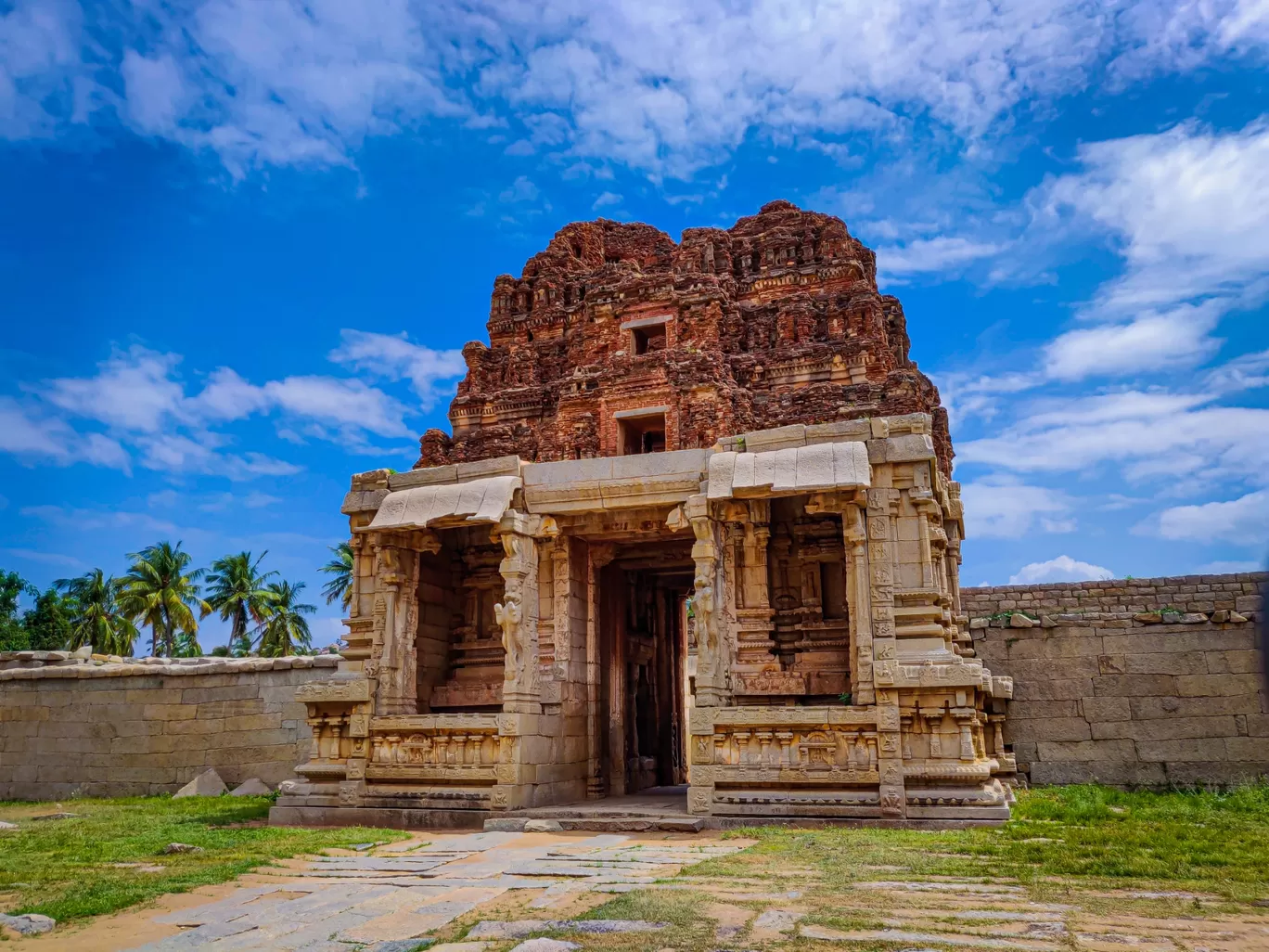 Photo of Hampi Karnataka By Travelamigos