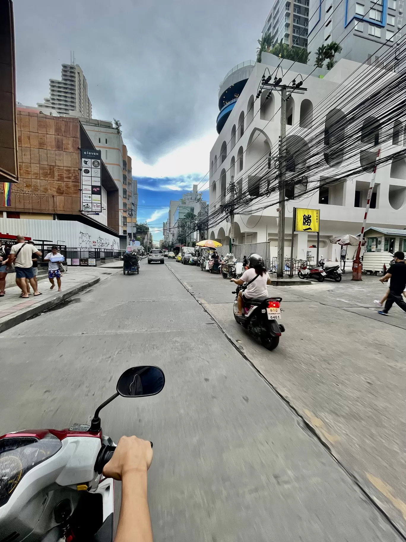Photo of Sukhumvit 71 Road By Devanjal 