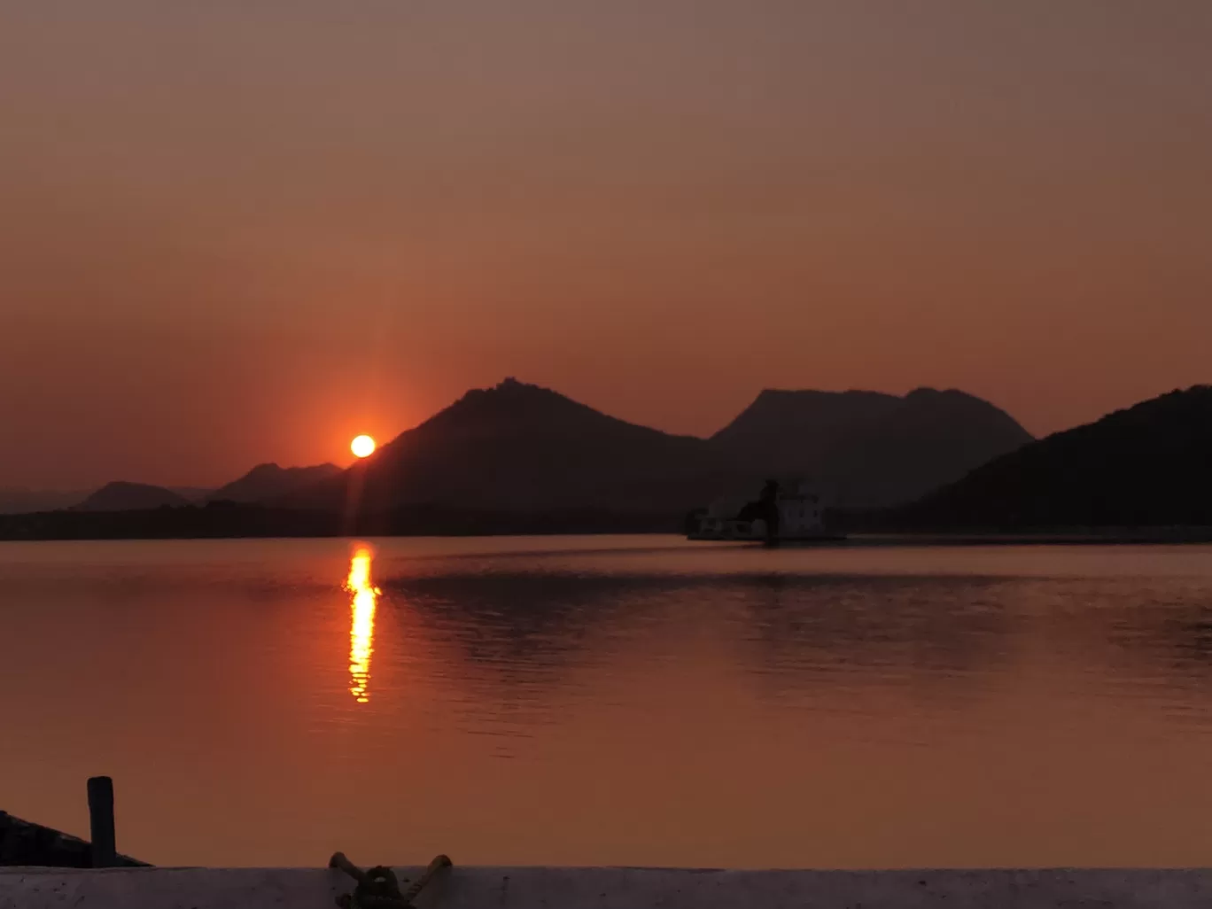 Photo of Fateh Sagar Lake By Aawara Bagpacker