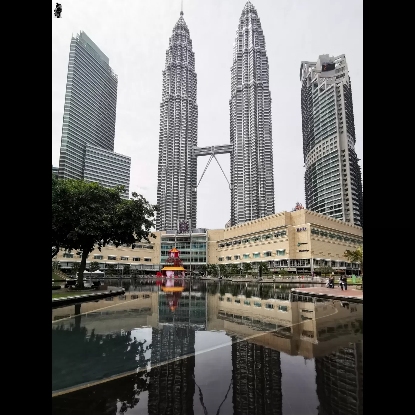 Photo of Petronas Twin Towers By Sha Li Ni K