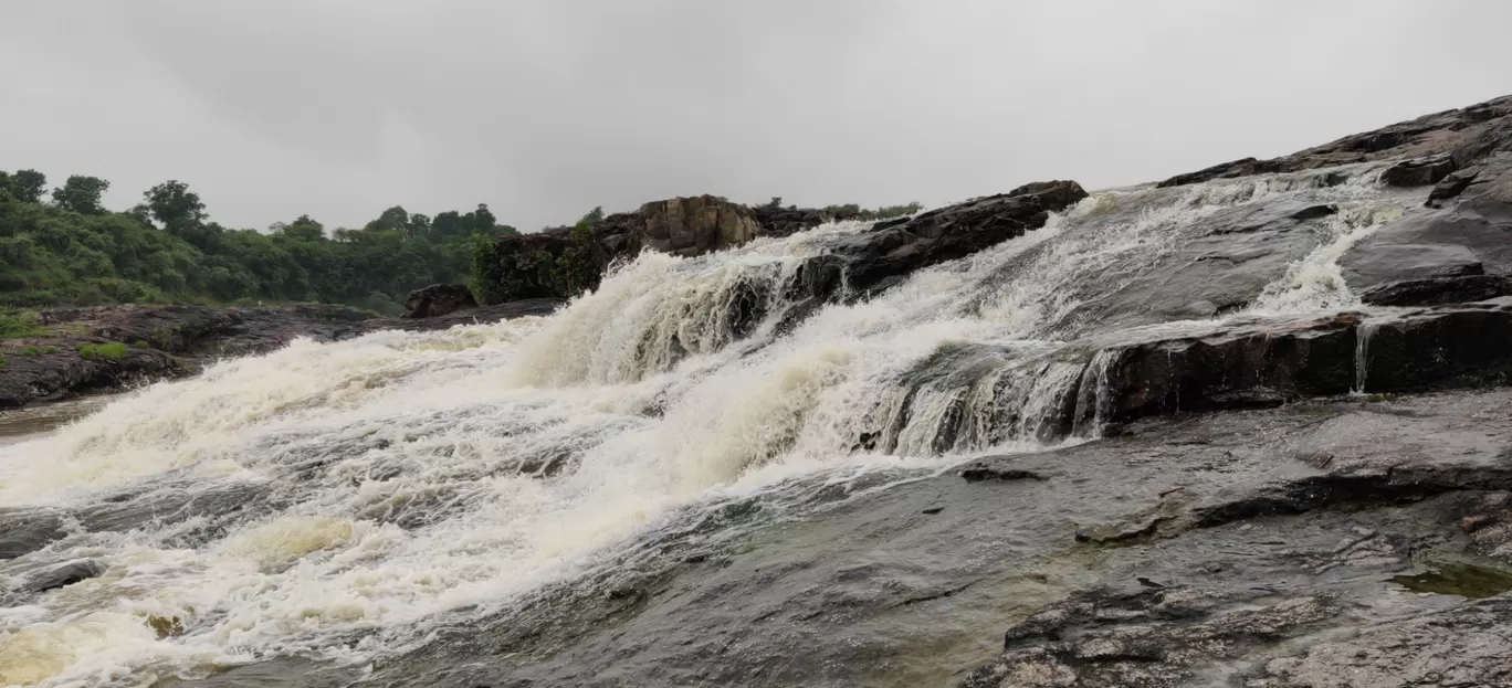 Photo of Zanzari Waterfall By Mayank Sahu