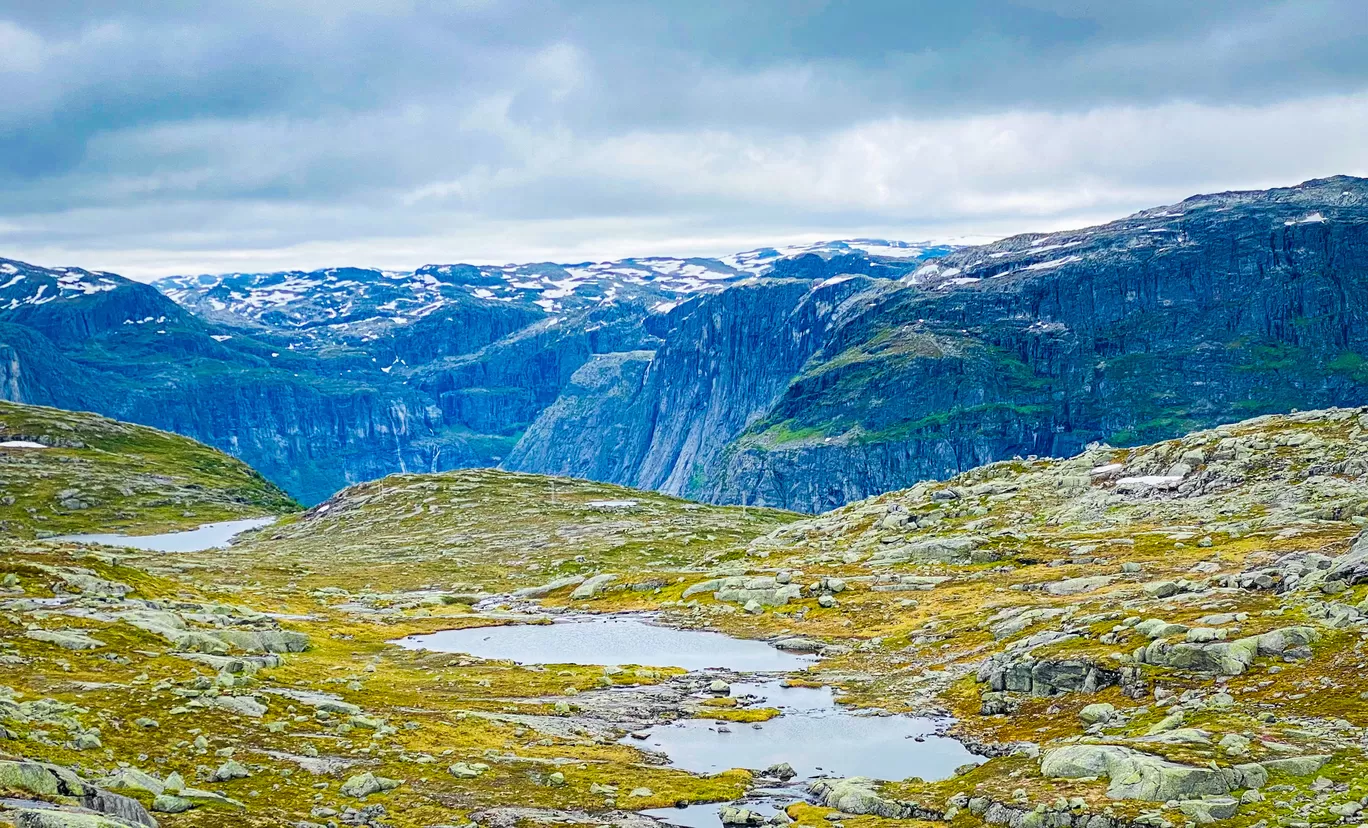 Photo of Trolltunga By Shivangi Johri