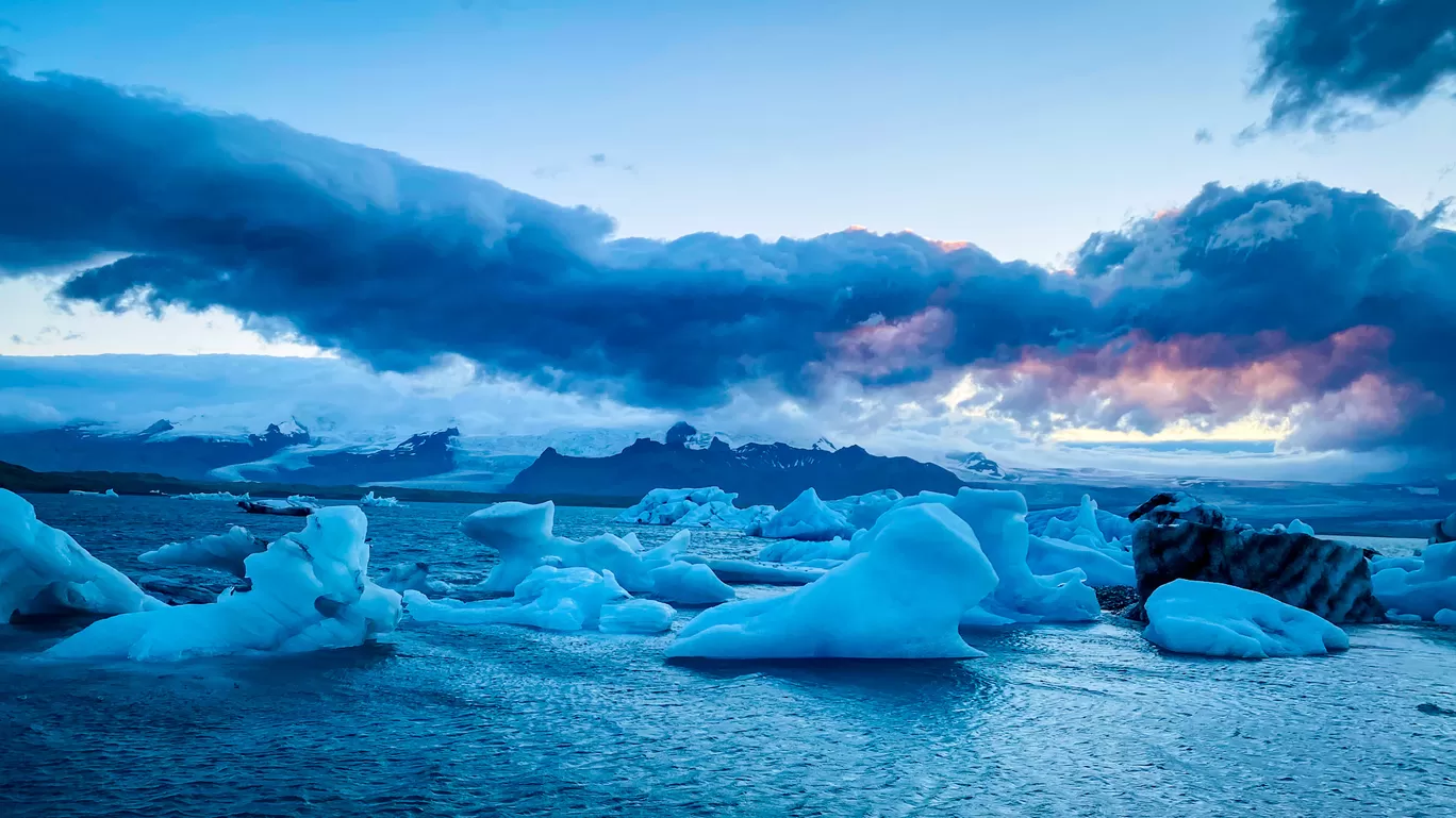 Photo of Iceland By Shivangi Johri
