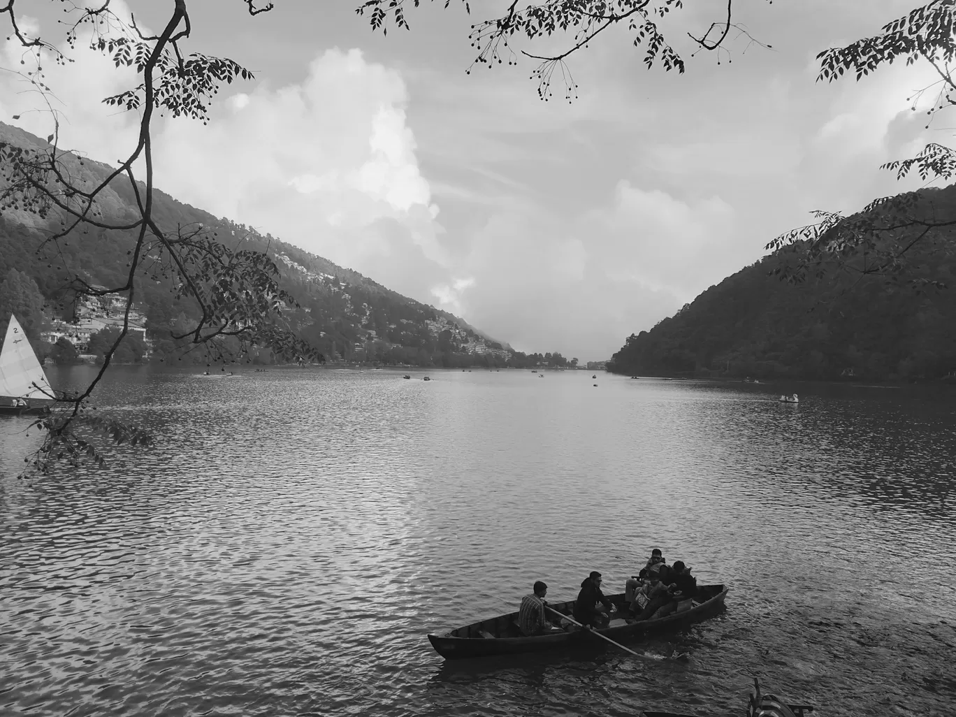 Photo of Nainital Lake By vishal Arora