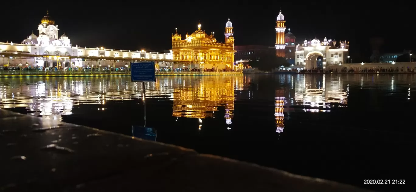 Photo of Amritsar Golden Temple By dev2107sharma