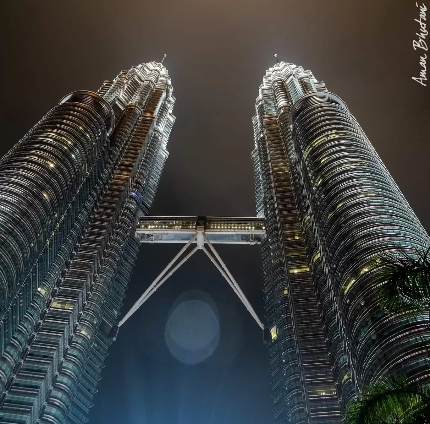 Photo of Petronas Twin Towers By Aman Bhutani