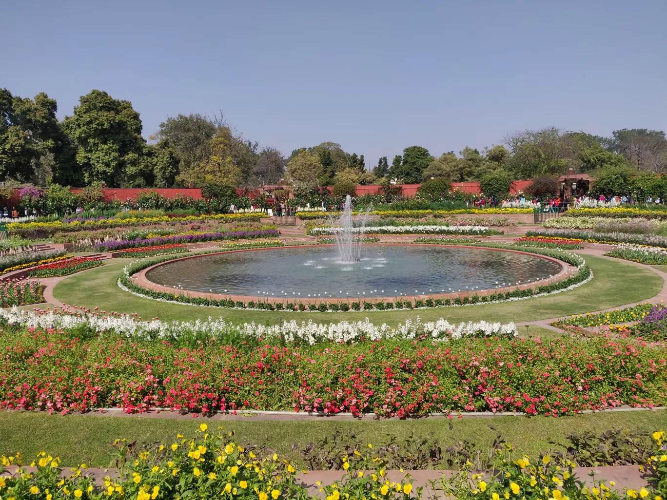 Photo of Mughal gardens By Vicky_the_Explorer