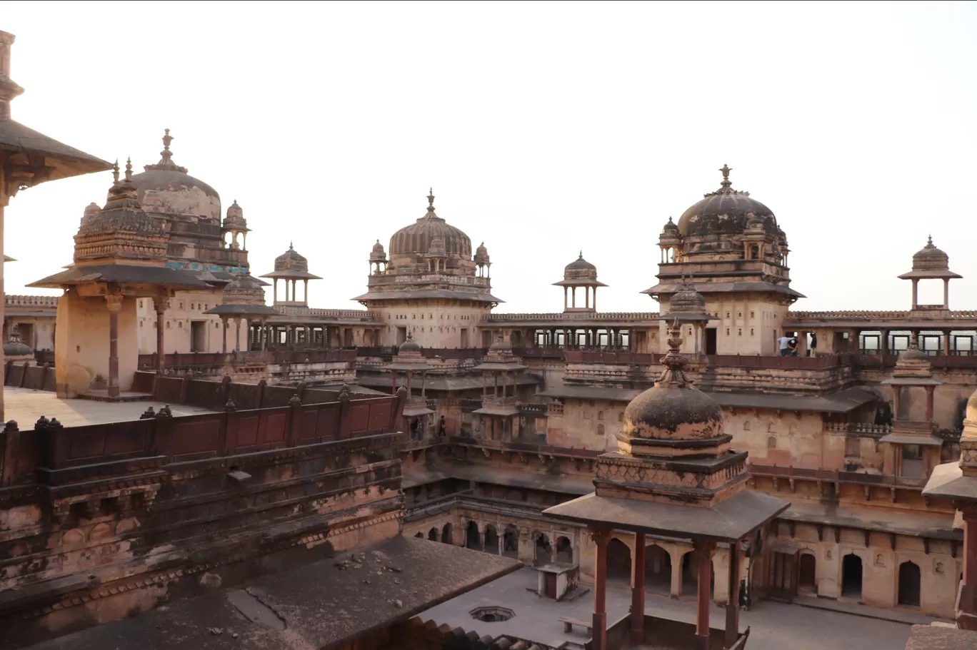 Photo of Orchha Fort complex By Lenzzstruck
