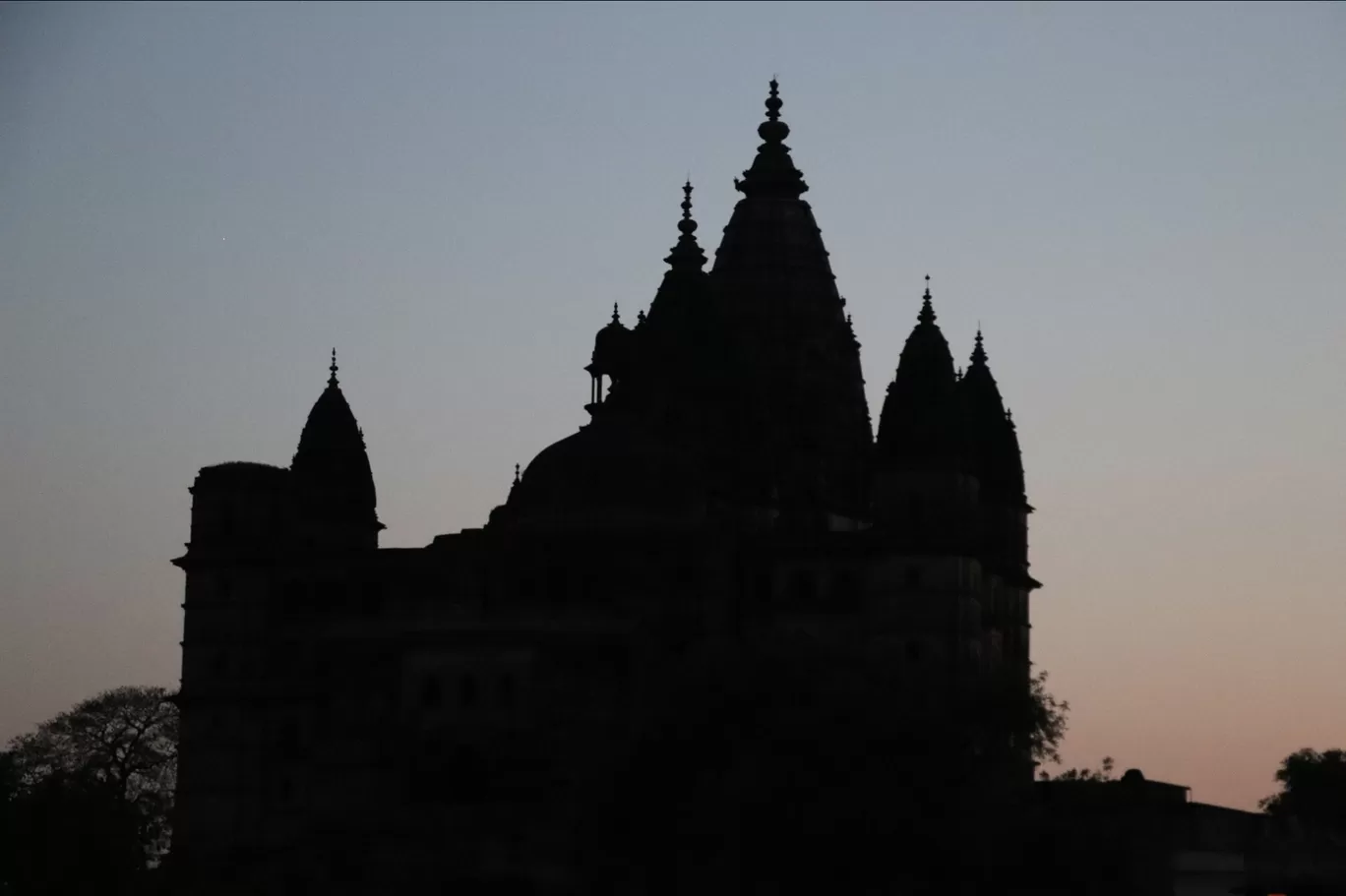 Photo of Orchha Fort complex By Lenzzstruck