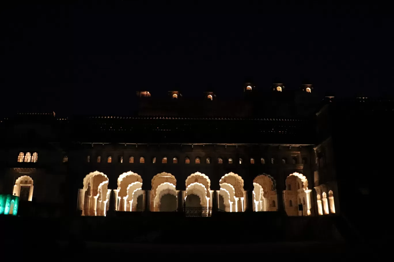Photo of Orchha Fort complex By Lenzzstruck