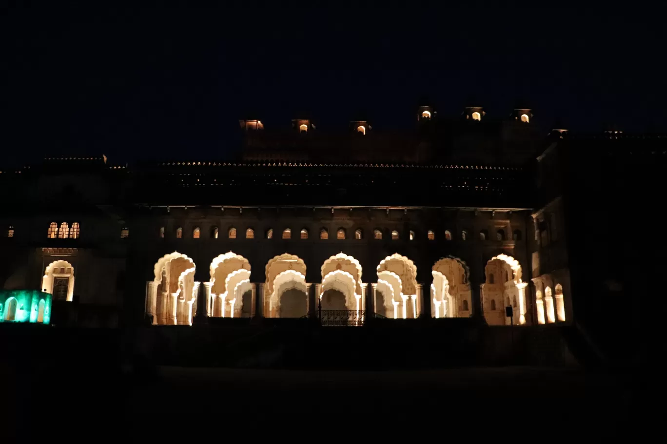 Photo of Orchha Fort complex By Lenzzstruck