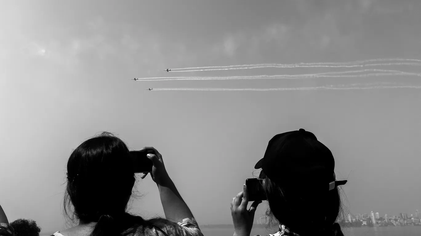 Photo of Marine Drive By Yahya Gopalani