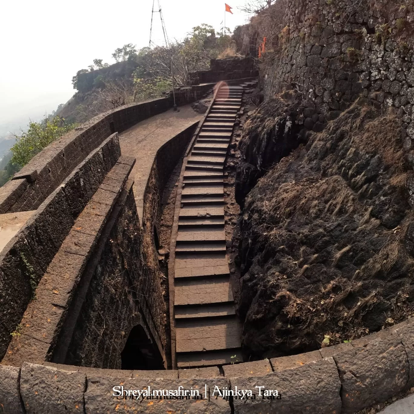 Photo of Ajinkyatara Fort By Shreyal Landge