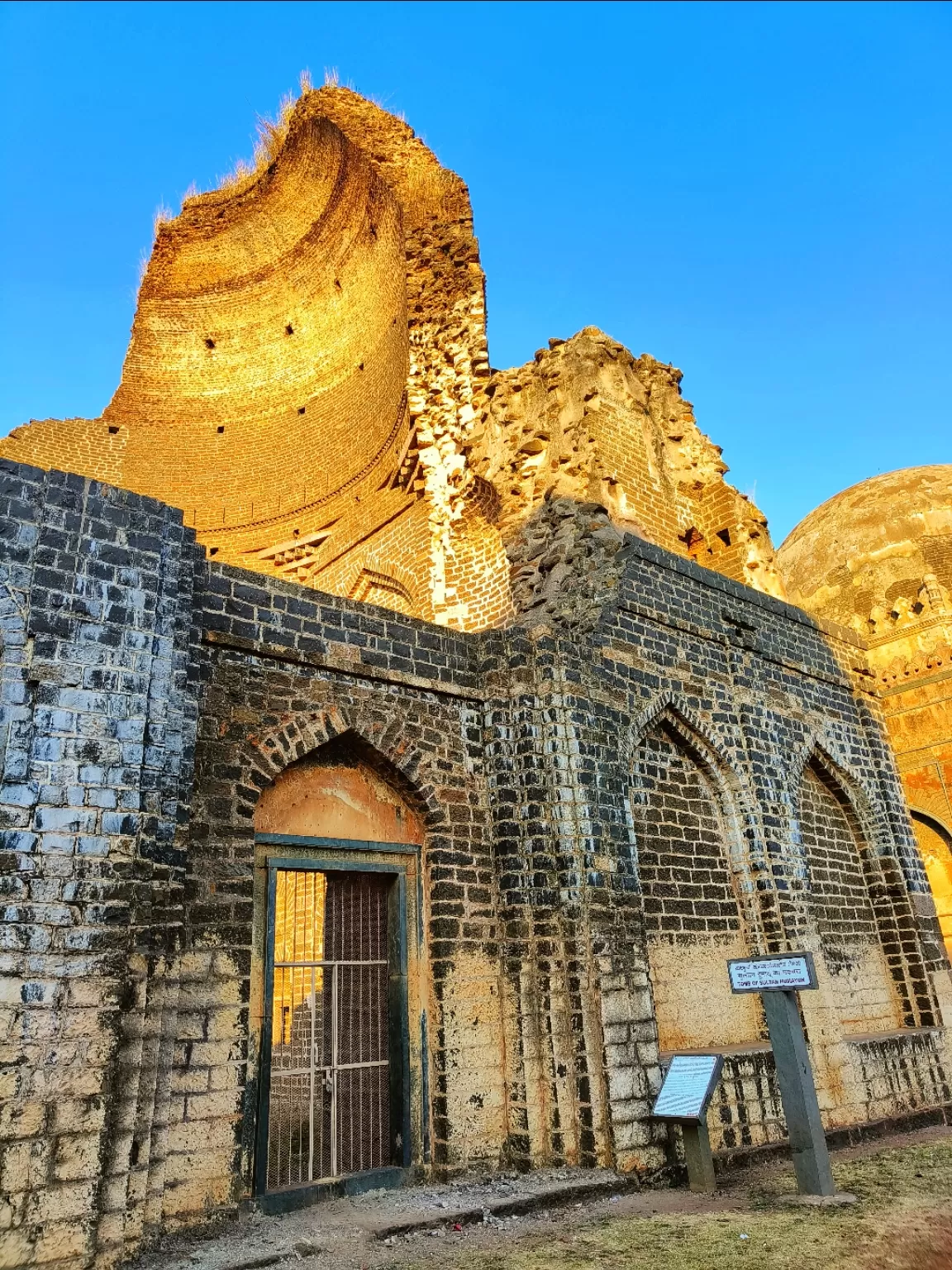 Photo of Bahmani Tombs By Hemangi Narvekar