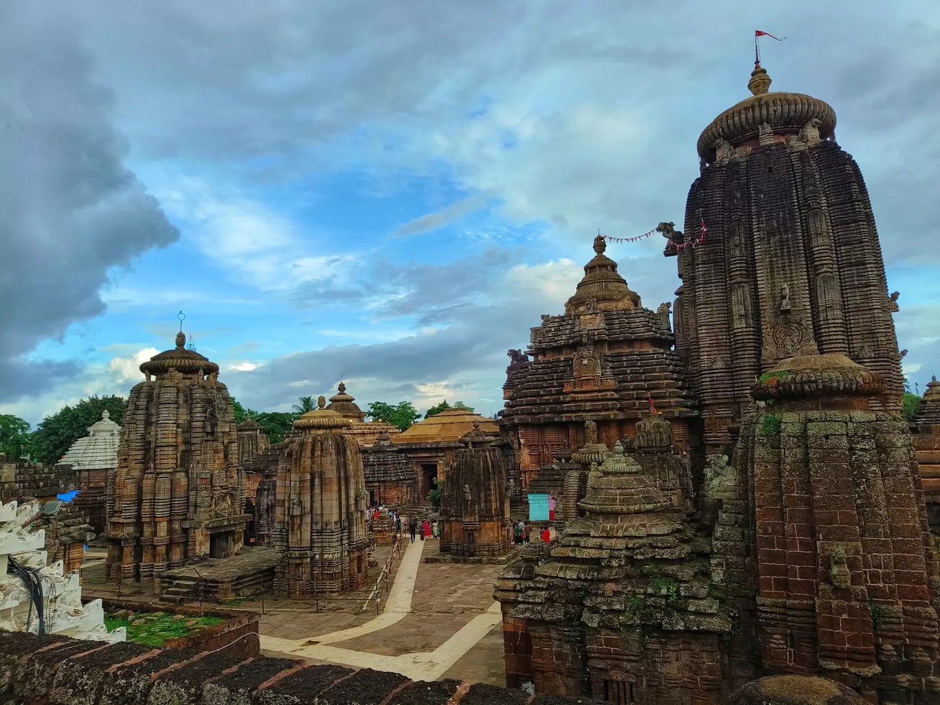 Photo of Lingaraj Temple Road By Hemangi Narvekar