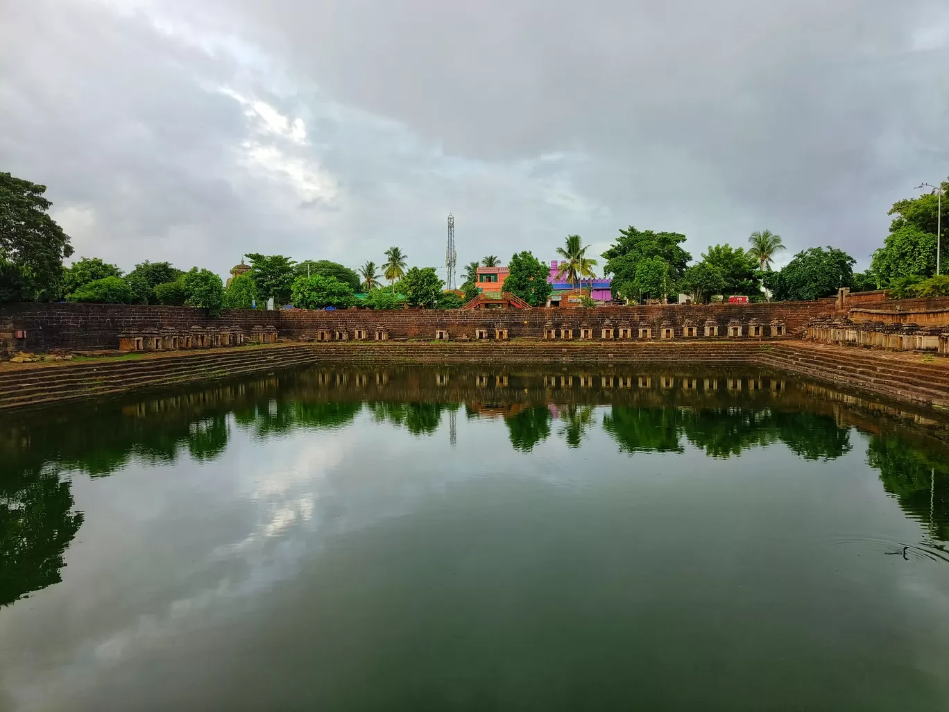 Photo of Lingaraj Temple Road By Hemangi Narvekar