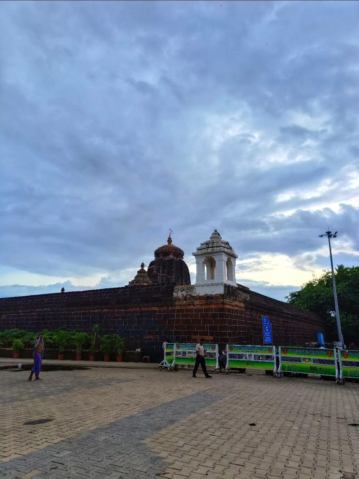 Photo of Lingaraj Temple Road By Hemangi Narvekar