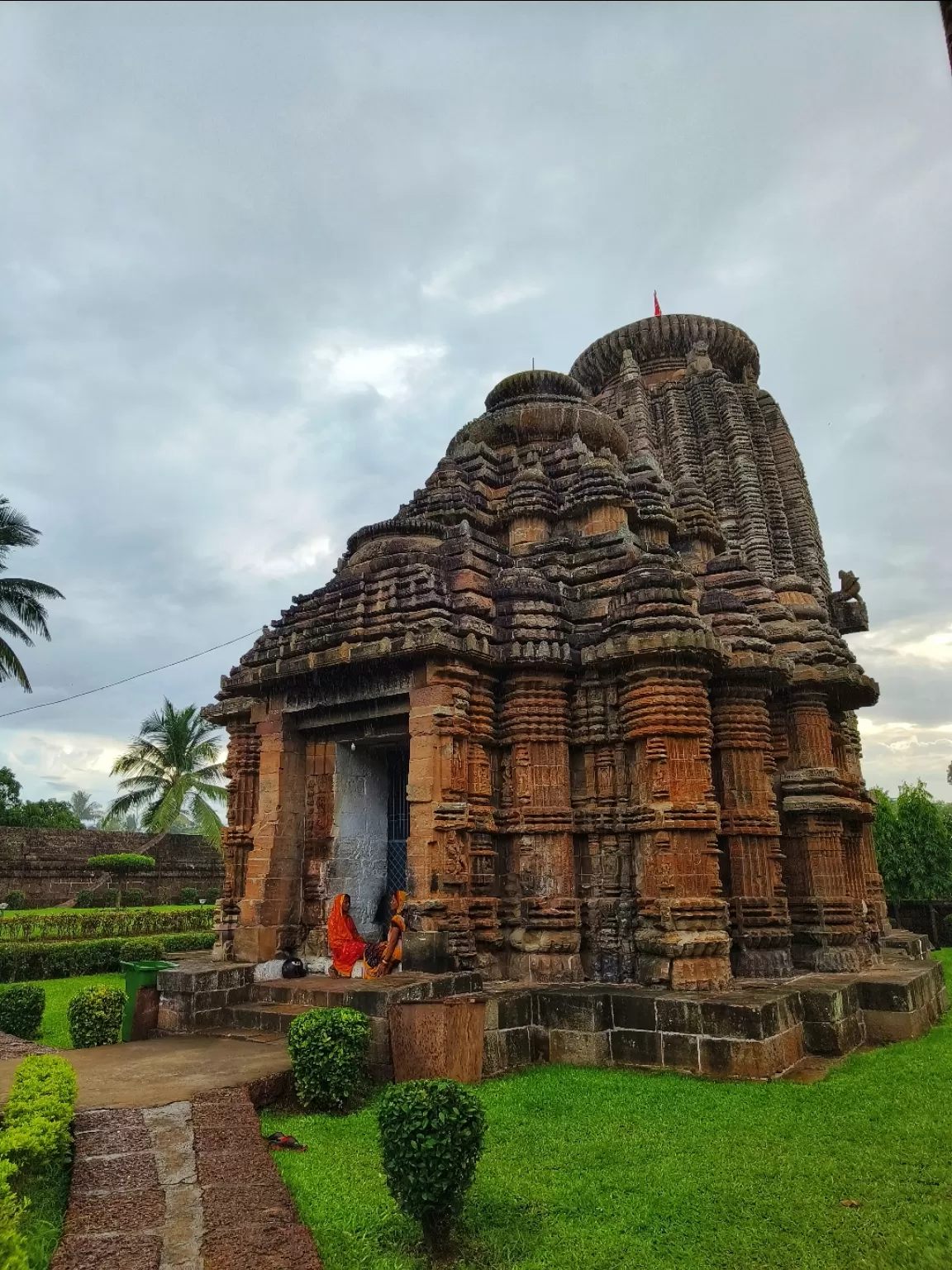 Photo of Lingaraj Temple Road By Hemangi Narvekar