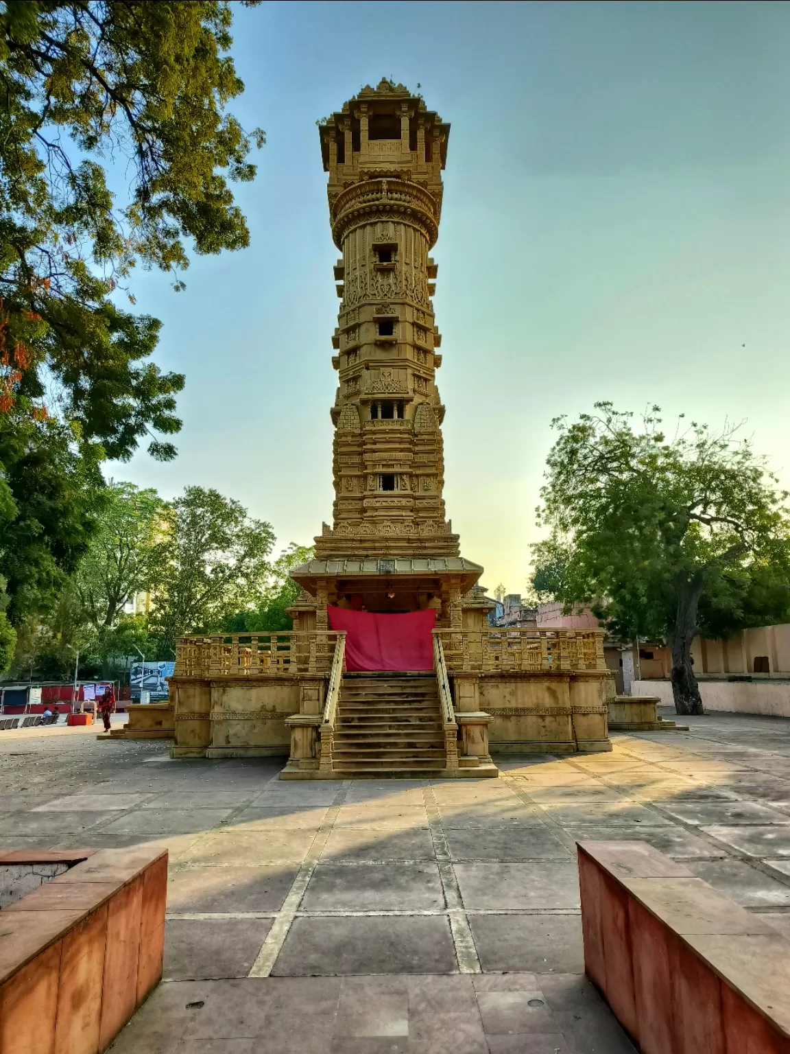 Photo of Hutheesing Jain Temple By Hemangi Narvekar