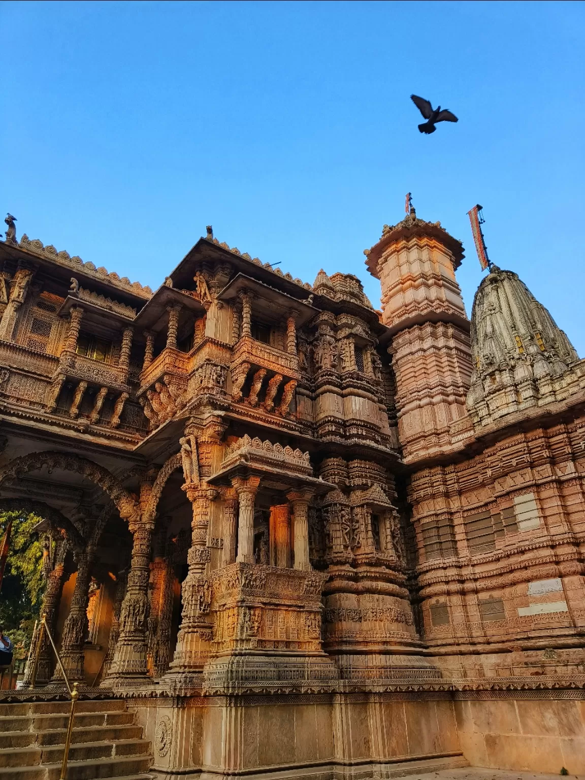 Photo of Hutheesing Jain Temple By Hemangi Narvekar