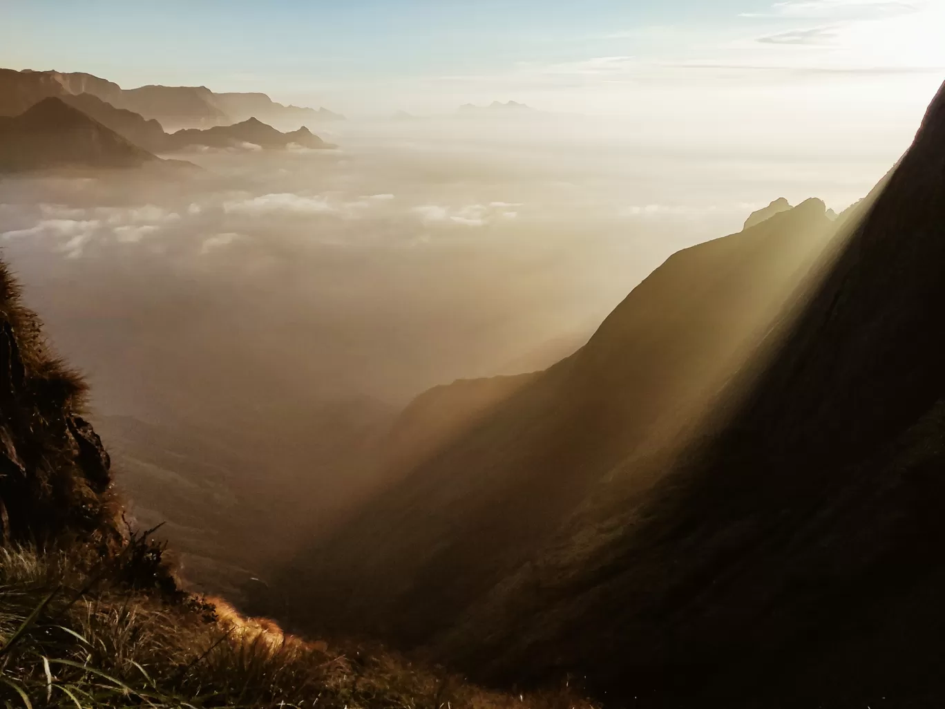 Photo of Kolukkumalai By Vignesh Aravind