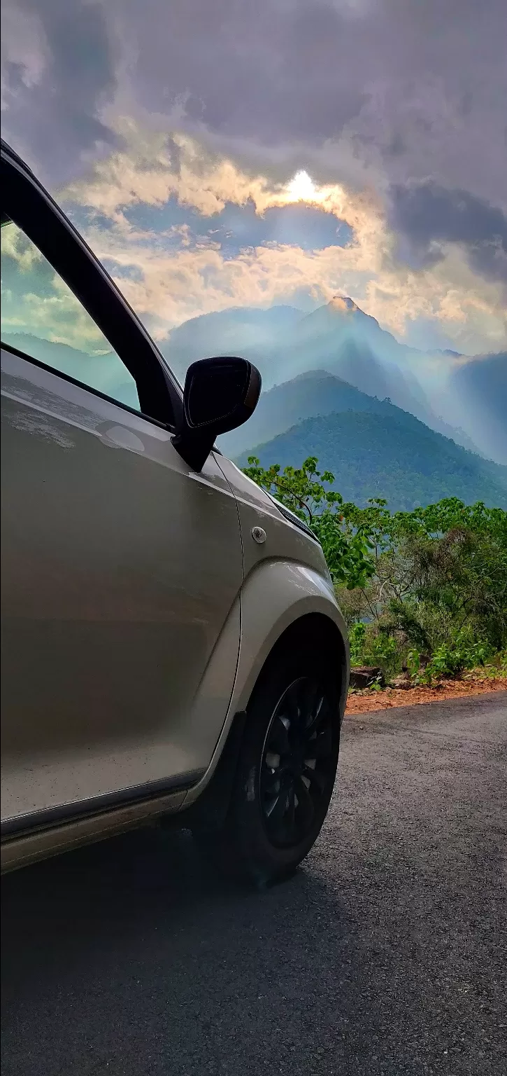 Photo of Avalanche Hill Top View Point By vino-gowthaman