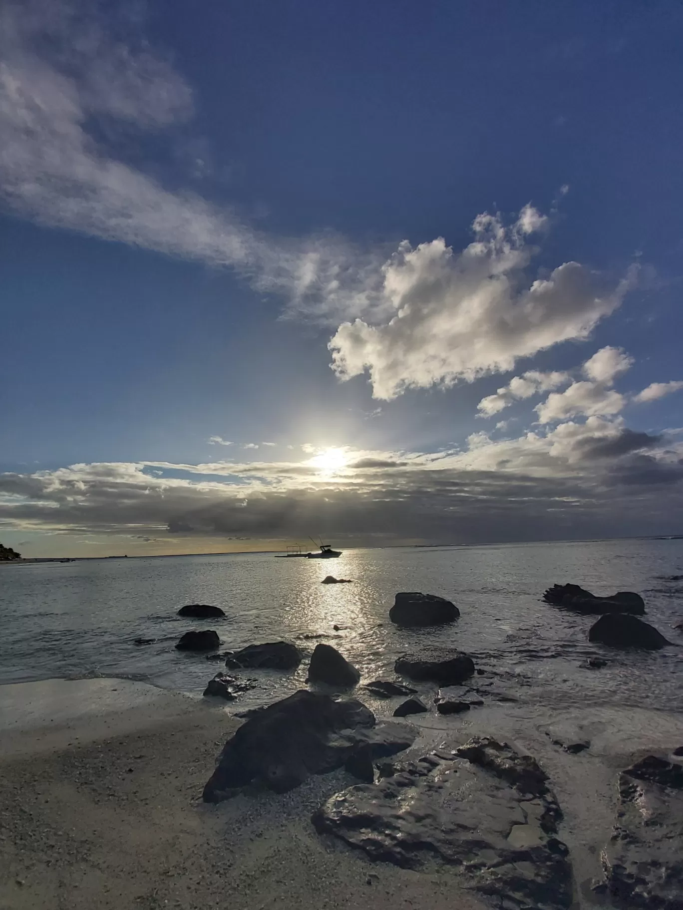 Photo of Pointe aux Piments Public Beach By Lakshaaaa