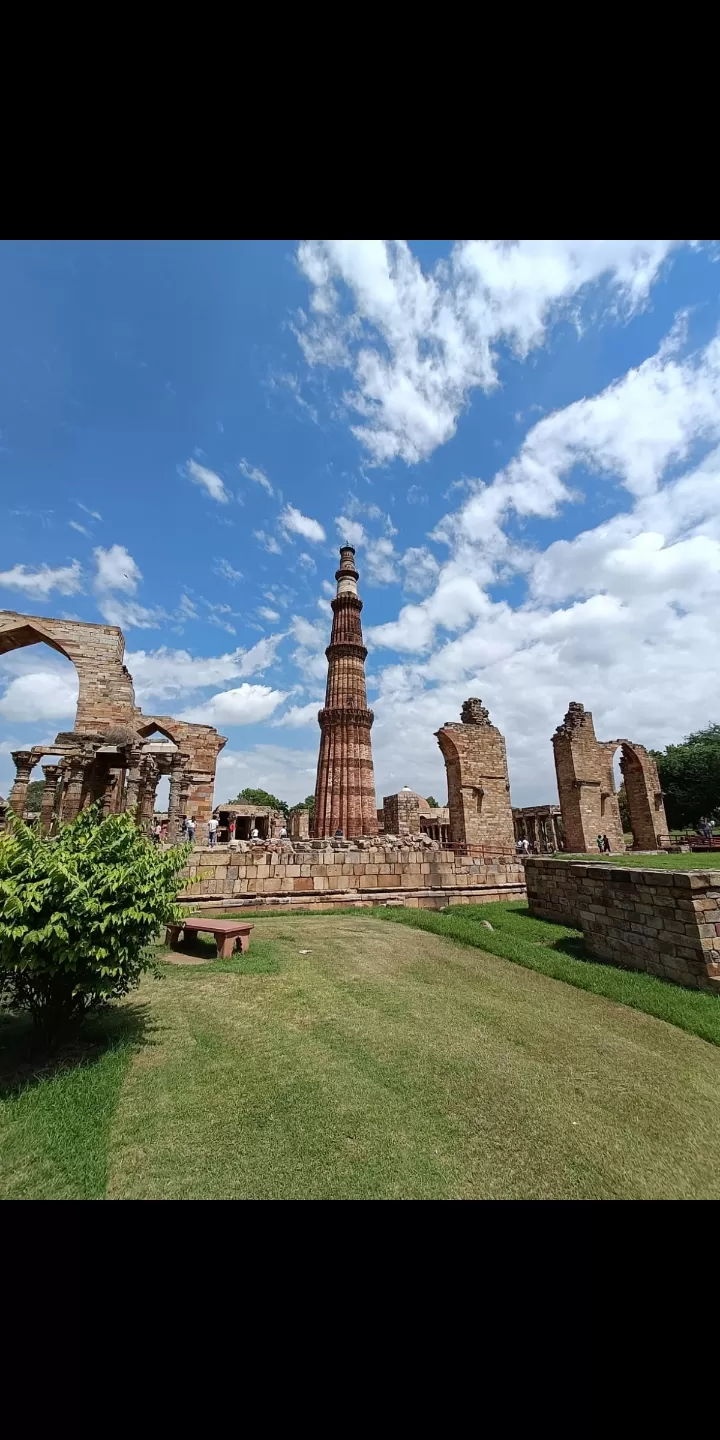 Photo of Qutub Minar By SHIVAM SHARMA