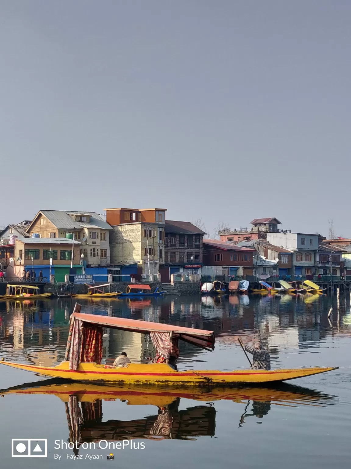 Photo of Dal Lake By Fayaz Ayaan