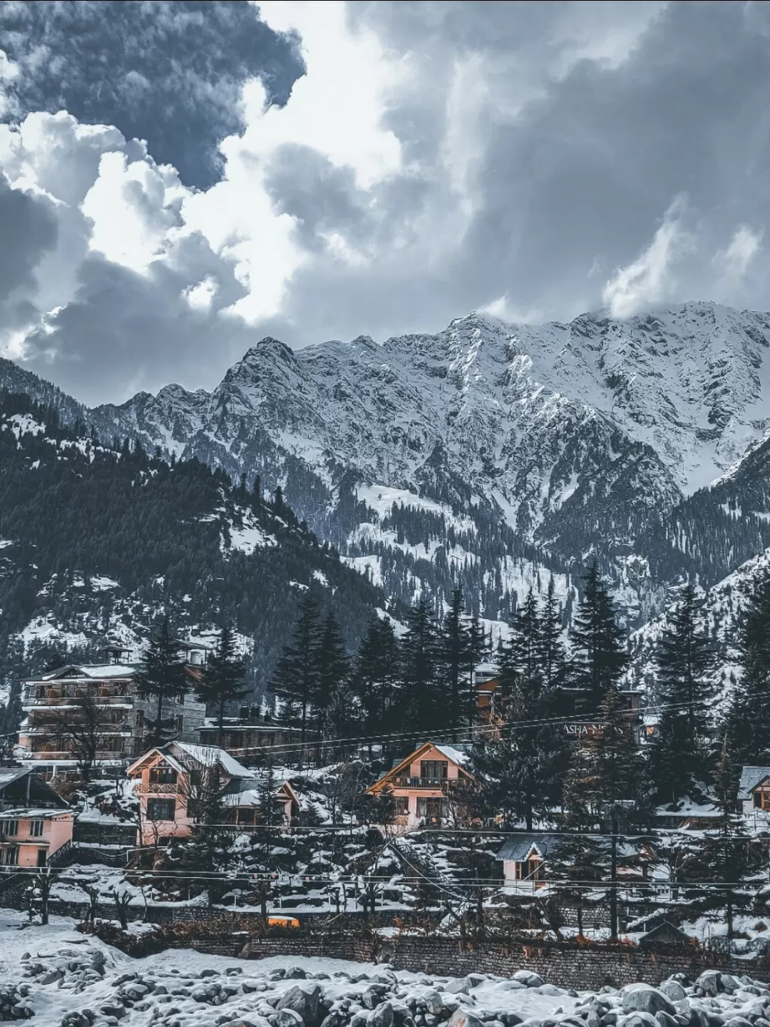 Photo of Manali By Aakash Vishwakarma