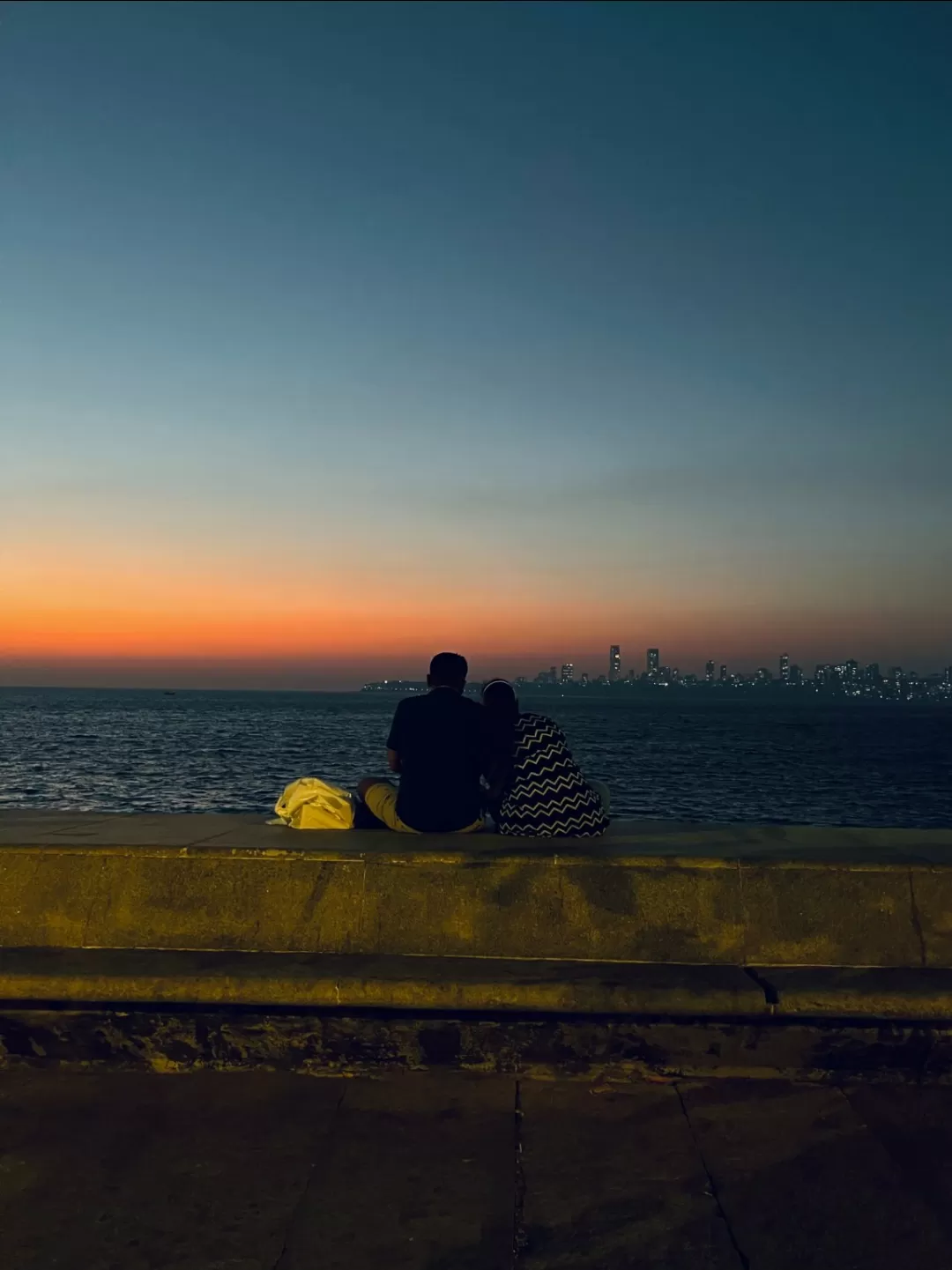 Photo of Marine Drive By Aakash Vishwakarma