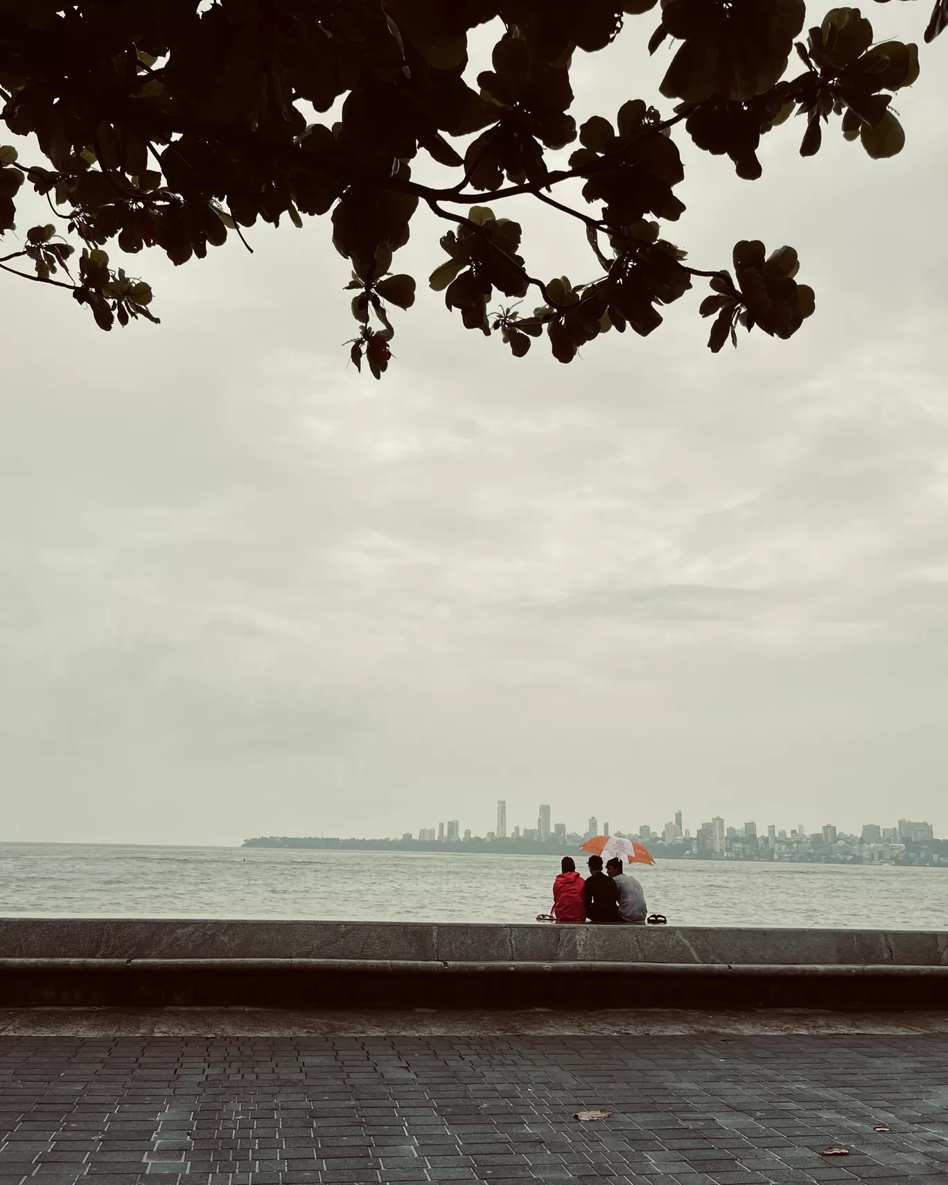 Photo of Marine Drive By Aakash Vishwakarma