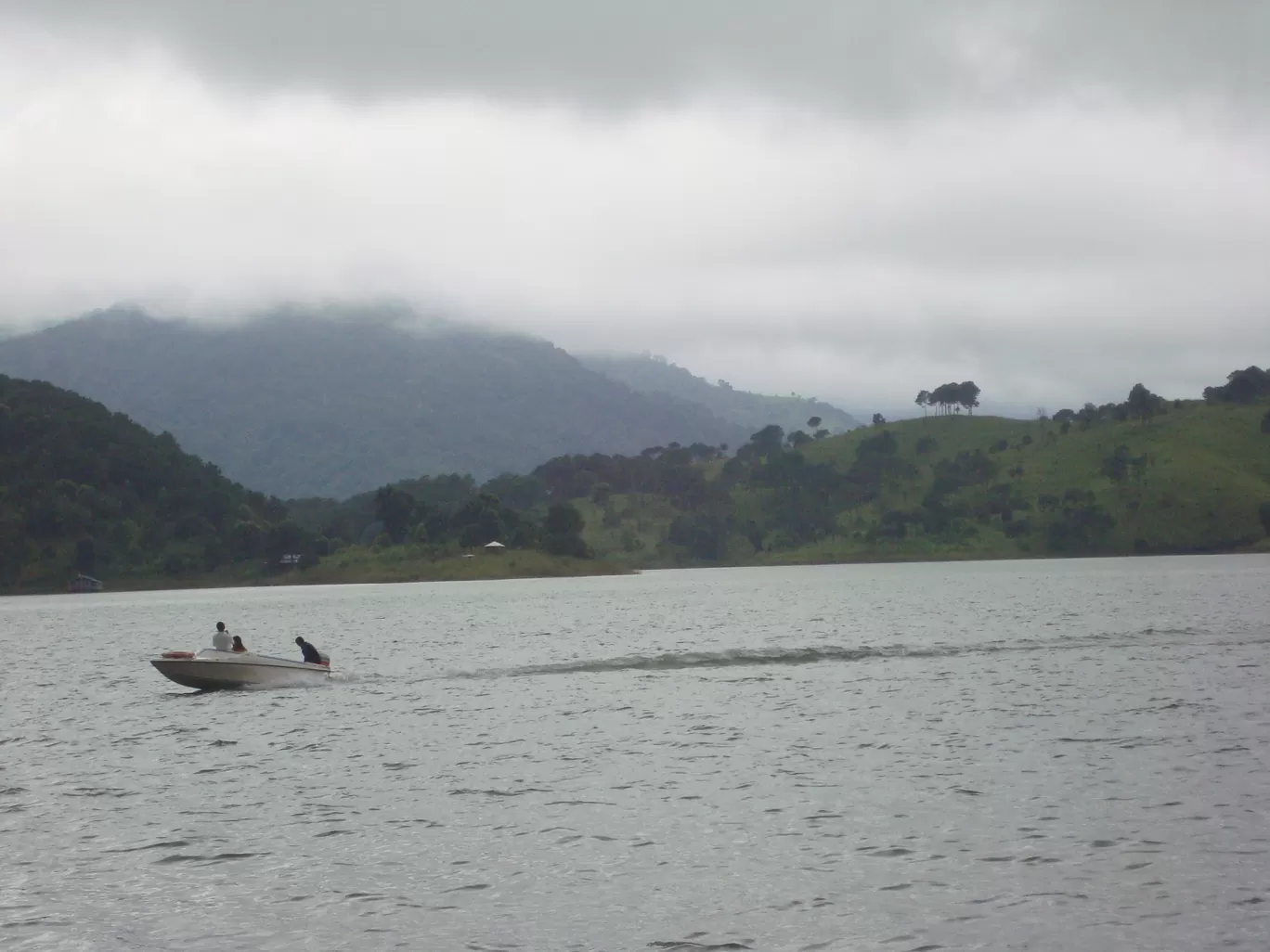 Photo of Umiam lake. By Roaming Mayank