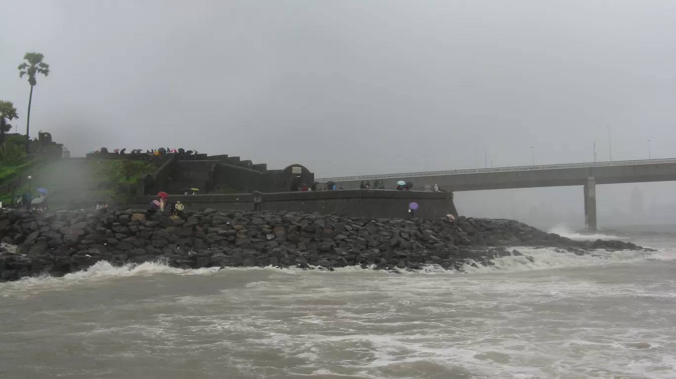 Photo of Bandra Worli Sea Link By Roaming Mayank