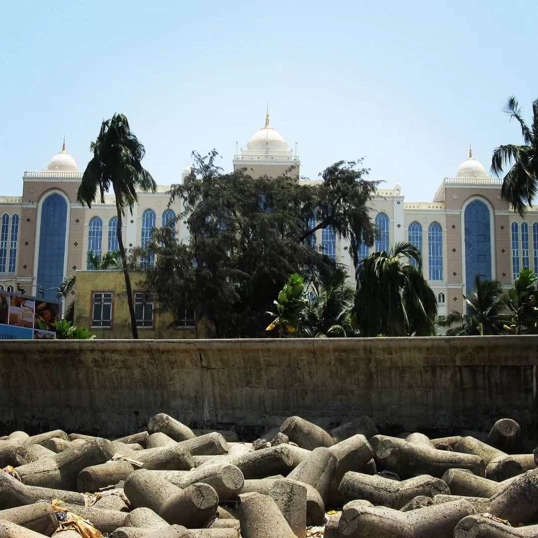 Photo of Marine Drive By Roaming Mayank