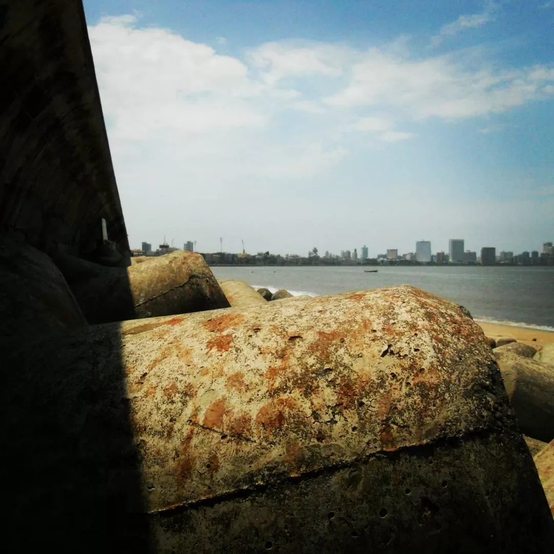 Photo of Marine Drive By Roaming Mayank