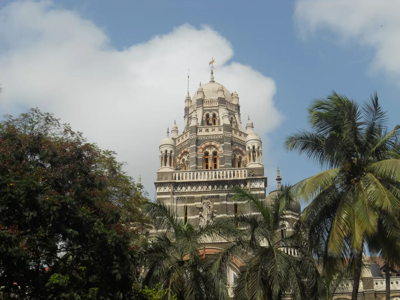 Photo of Churchgate By Roaming Mayank