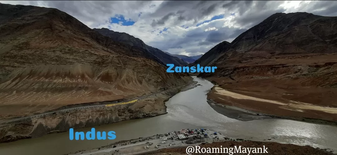 Photo of Confluence of Indus(right)and Zanskar(left) By Roaming Mayank