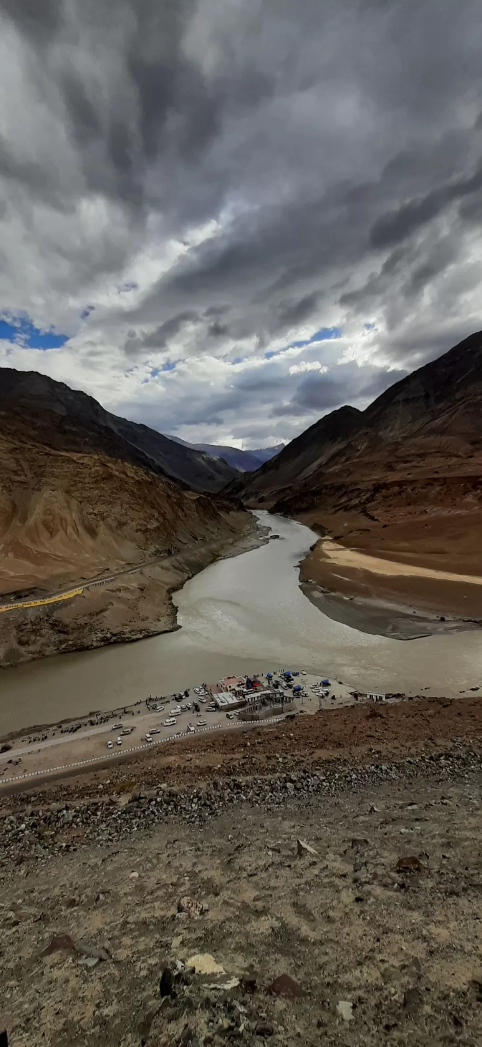 Photo of Confluence of Indus(right)and Zanskar(left) By Roaming Mayank