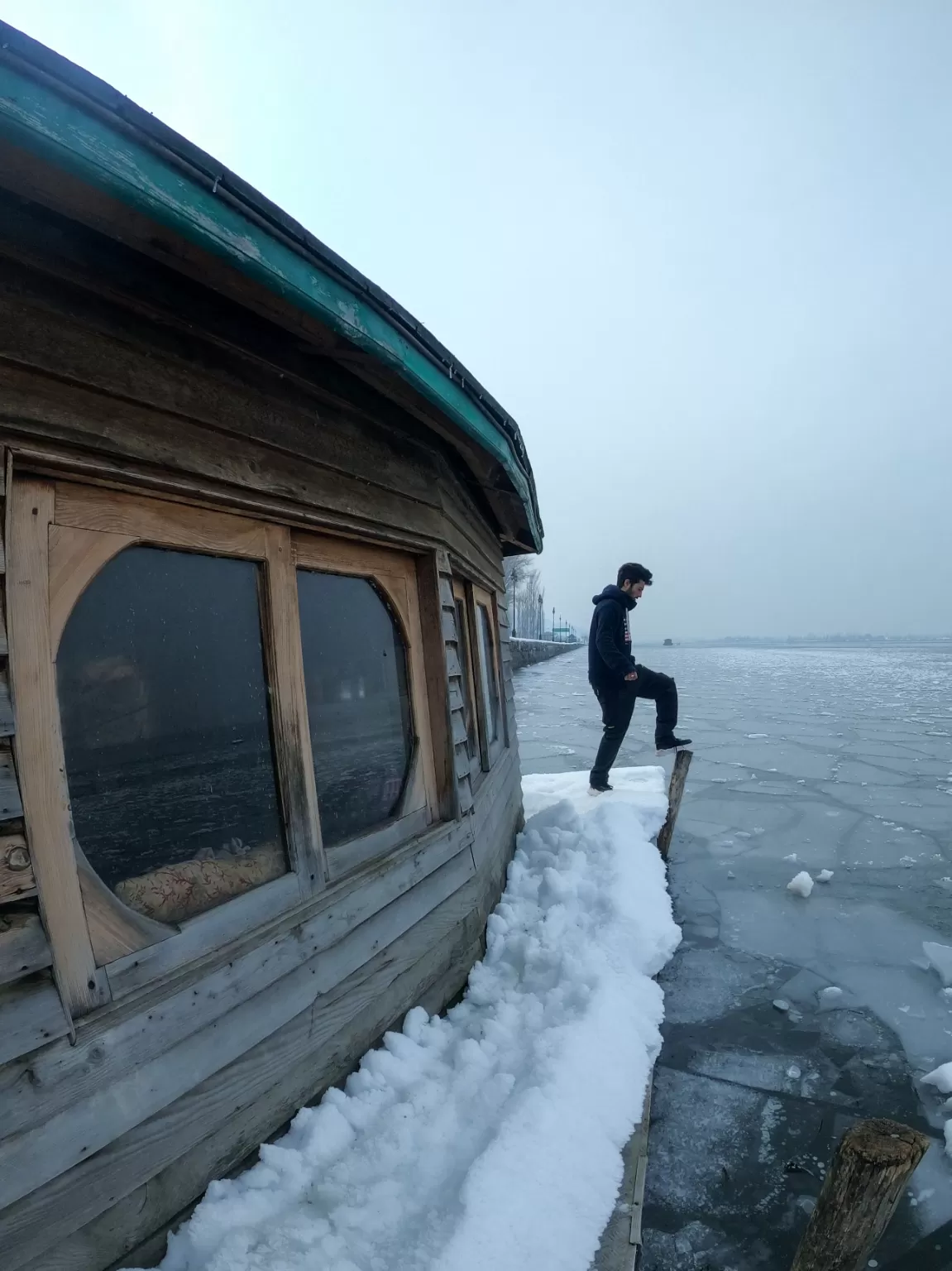 Photo of Dal Lake By Mujtaba Andrabi