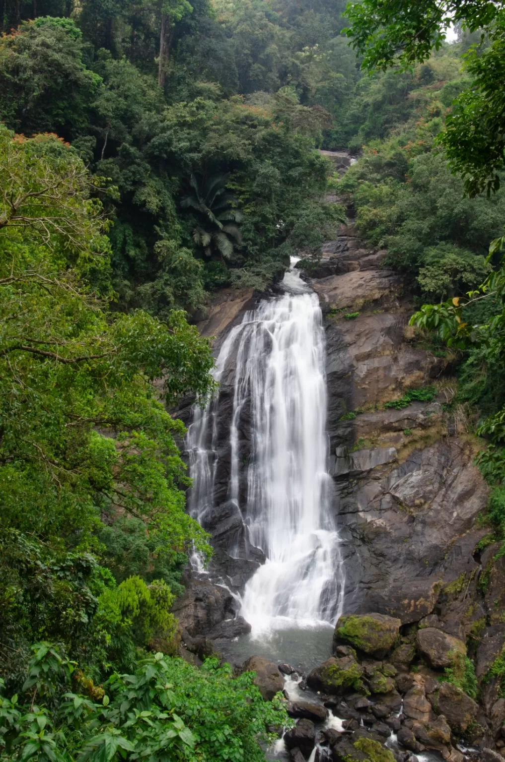 Photo of Valara Waterfalls By Bony