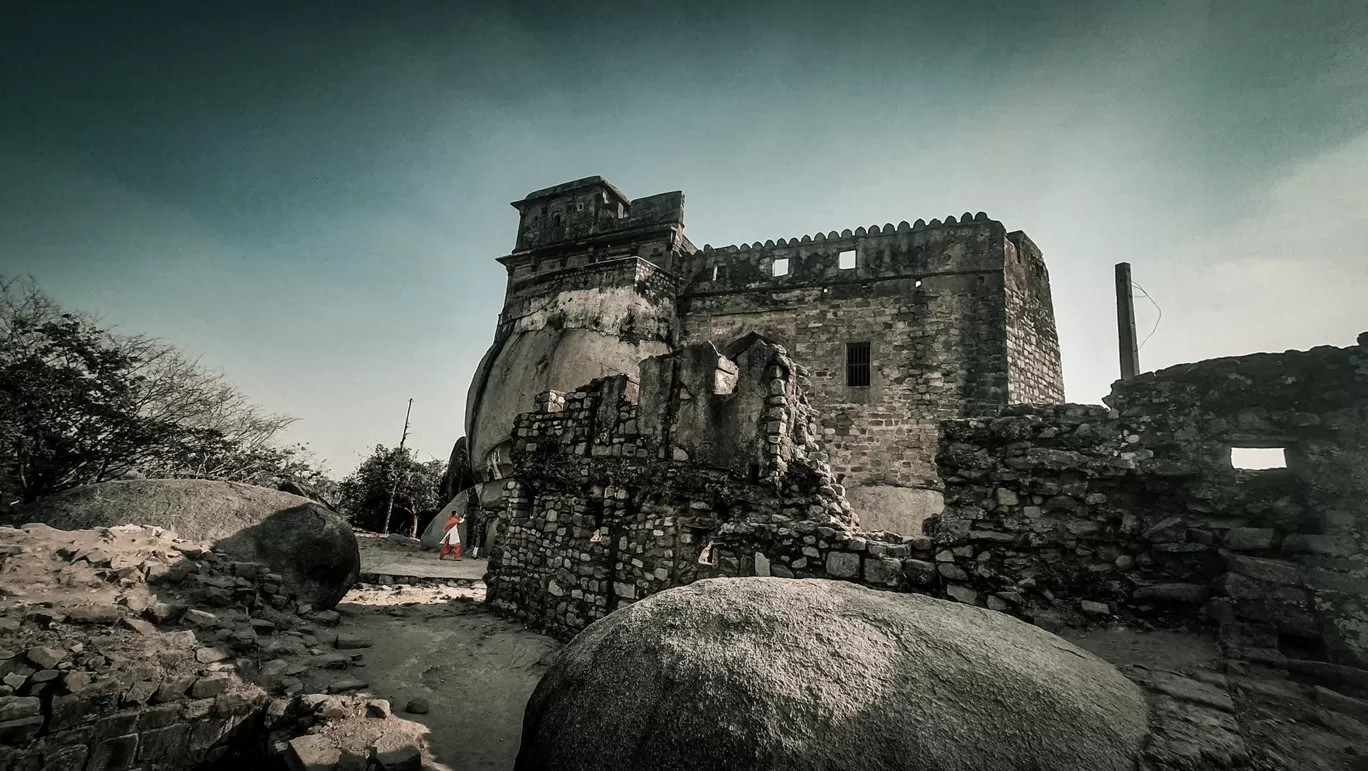 Photo of Rani Durgawati Fort By Glenn George