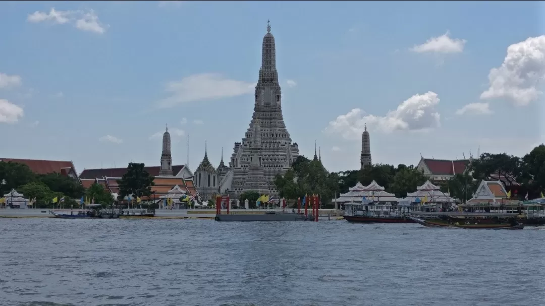 Photo of Wat Arun By Pramod Krishna Prasad