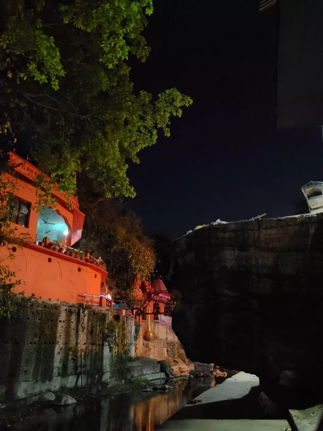 Photo of Tapkeshwar Mandir By Shivam Mishra