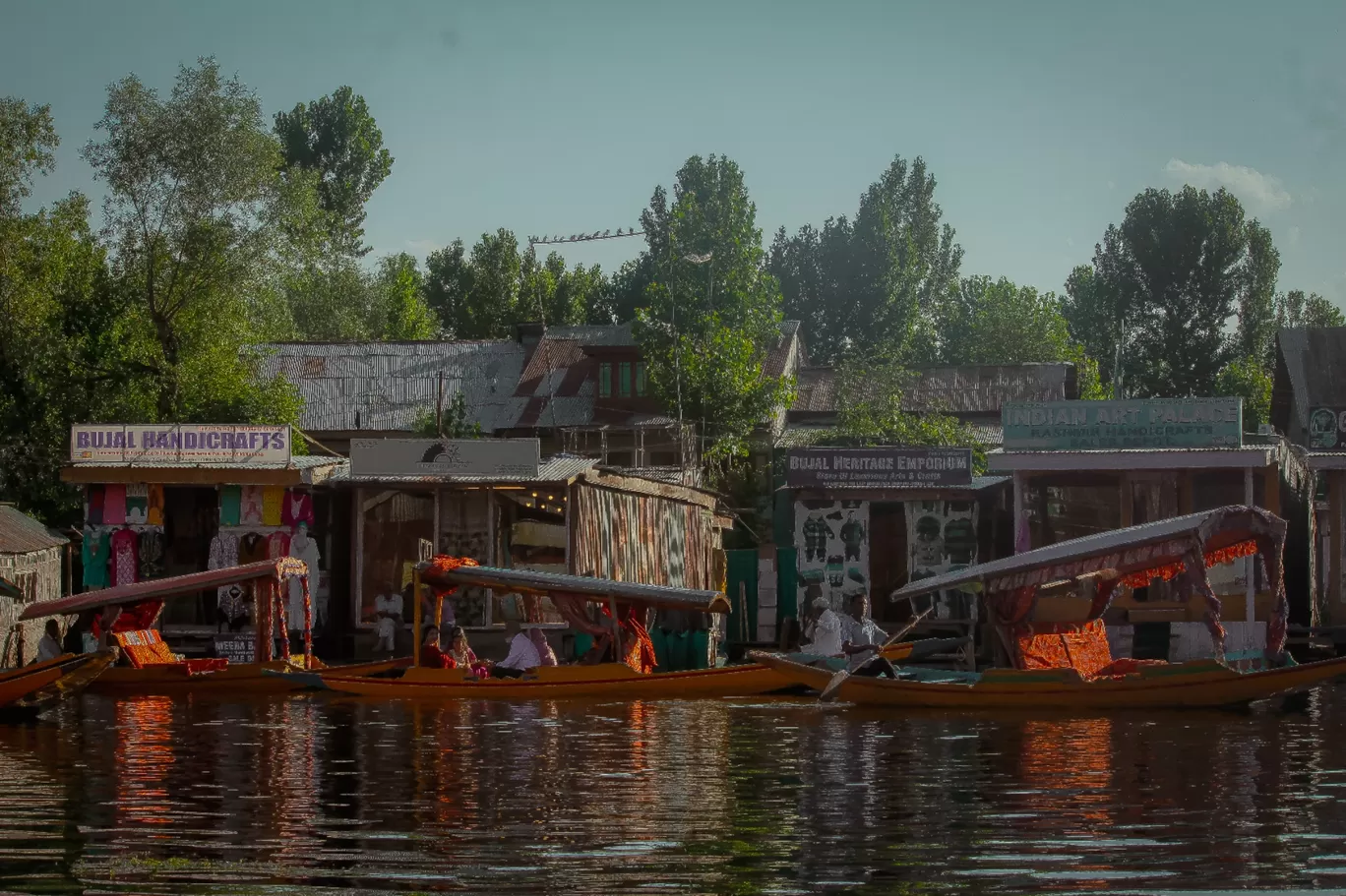 Photo of Dal Lake By lrb_ahmad