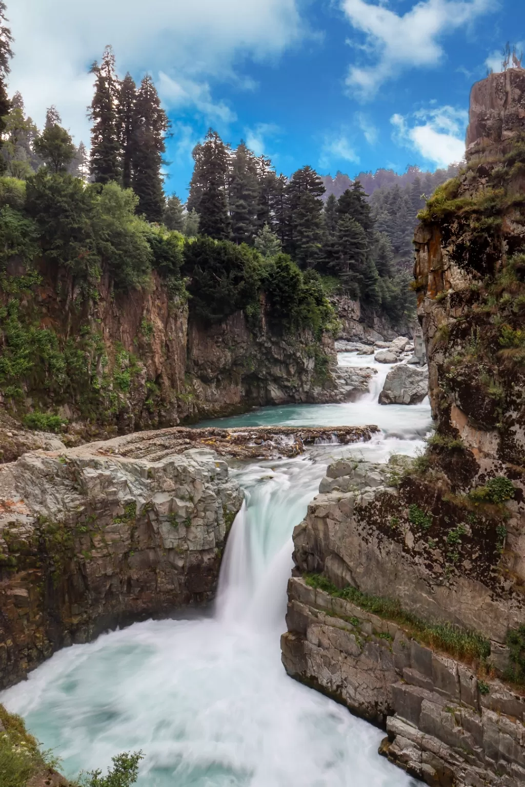 Photo of Aharbal Waterfall By Saqib Yousuf