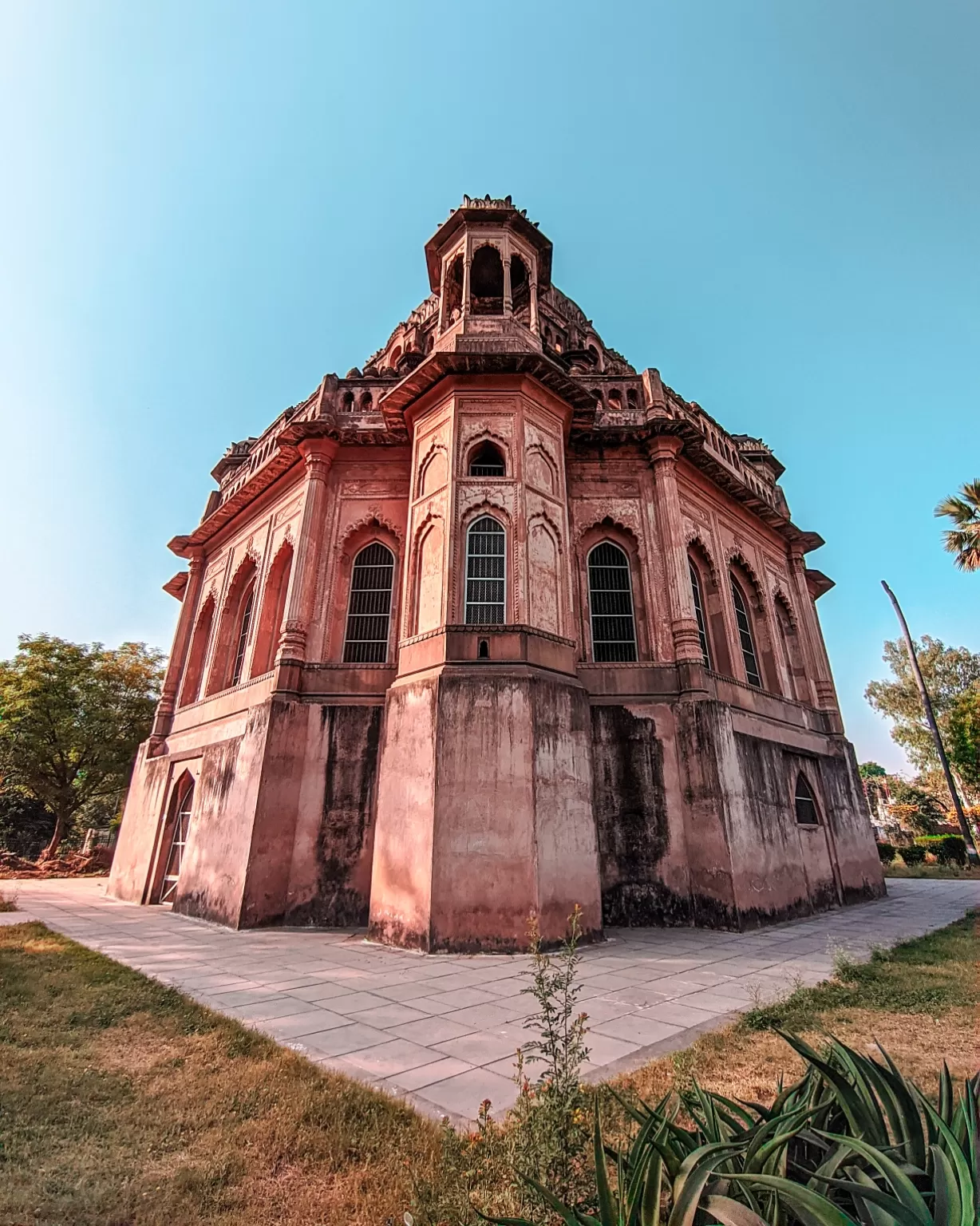 Photo of Maqbara (Tomb) of Saadat Ali Khan By Akshay Srivastava