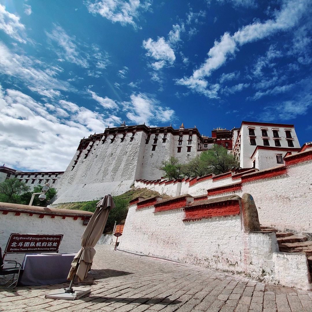 Photo of Potala Palace By Tenzin Woeber