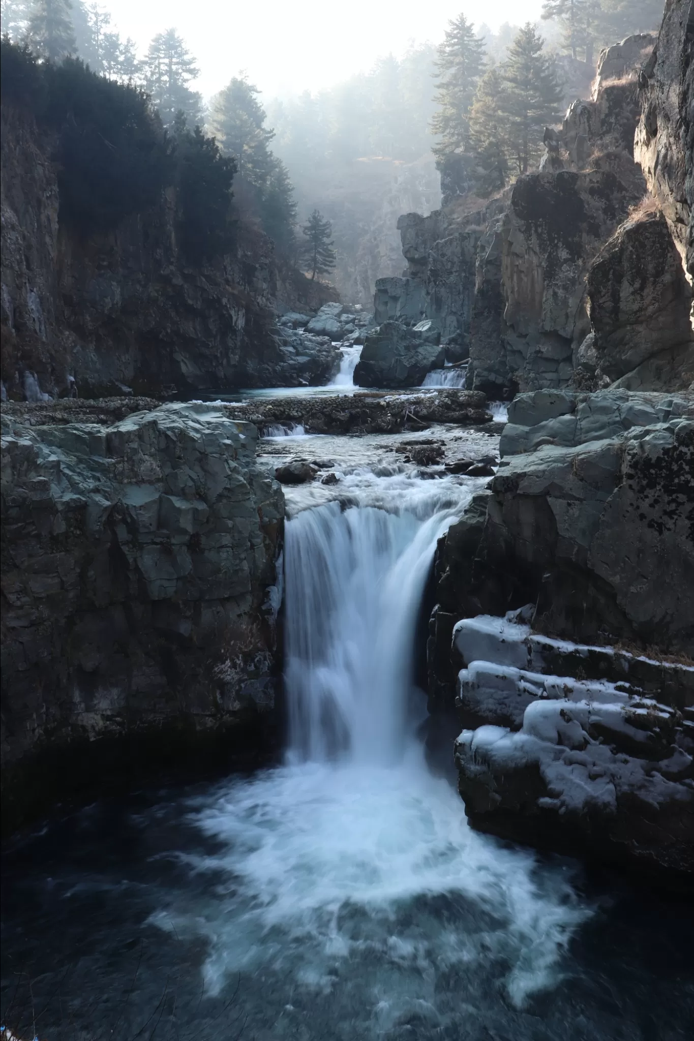 Photo of Aharbal Waterfall By Aaquib Ahad
