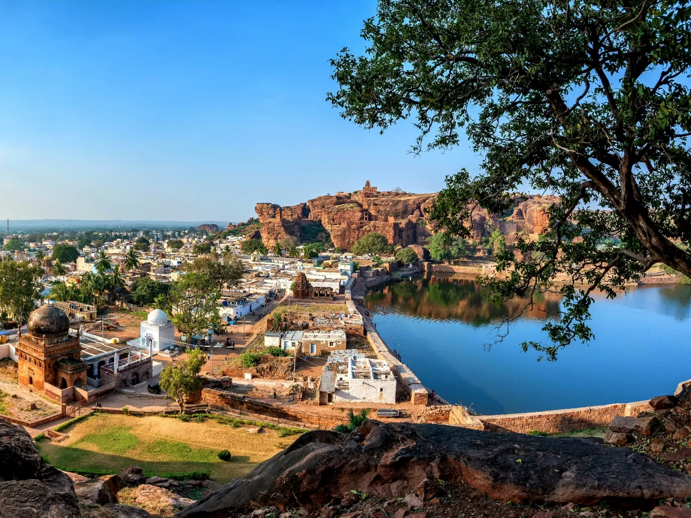 Photo of Badami Cave Temples By Sri